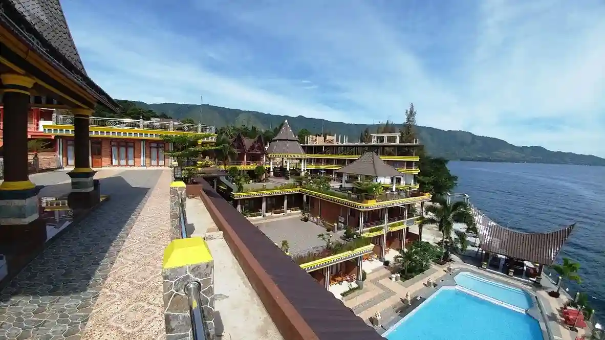 Hotel Murah di Samosir, Pilihan Hemat dengan View Danau Toba yang Menawan
